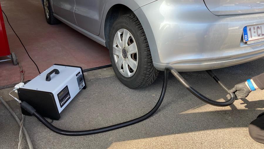 Autokeuring test eerste gehomologeerde deeltjesteller fijnstof