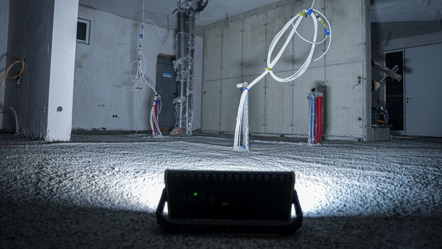 Werfverlichting meer en meer op accu, of op batterij én met snoer