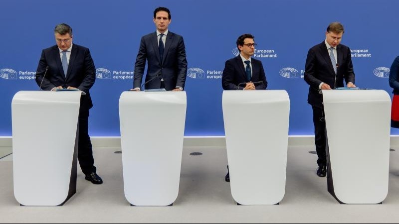 EU erkent eindelijk: autotransitie is geen of-of-verhaal