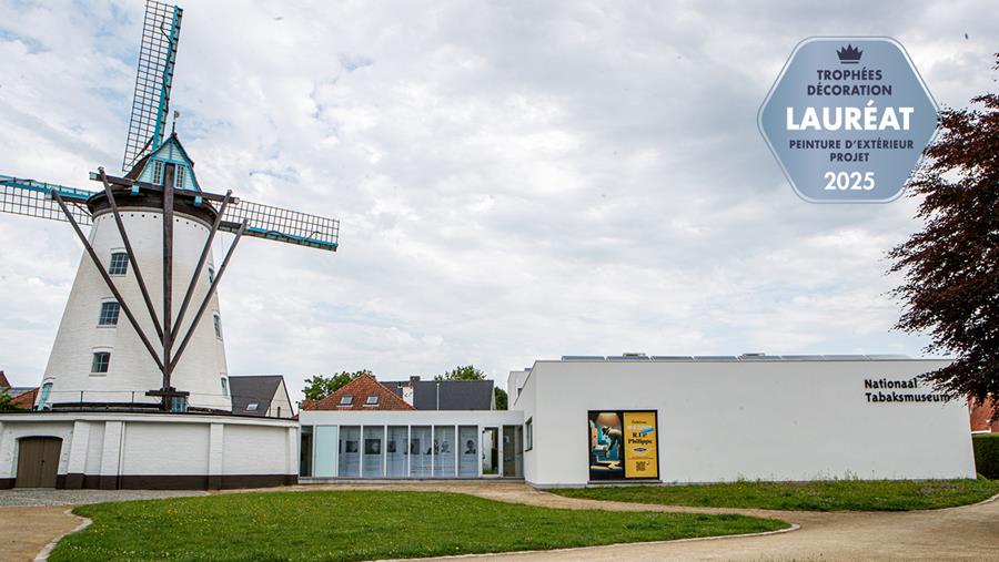 La façade du musée du tabac rafraîchie après l'apparition d'algues rouges