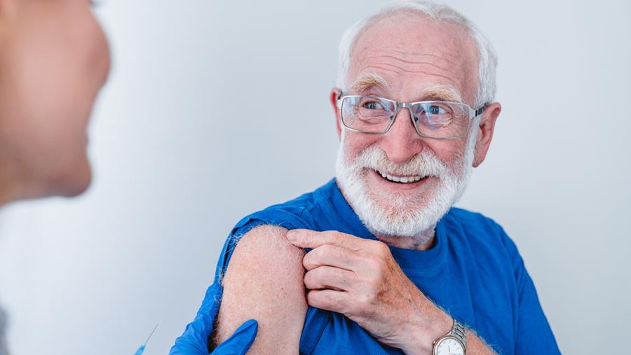 Ouderen staan positief tegenover griep- en covidvaccinatie